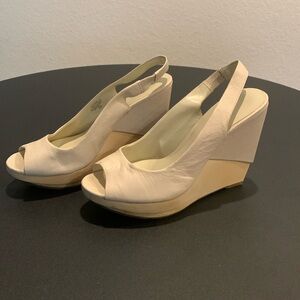 Nine West Jesella 4 3/4 inch wedge sandals great condition. Cream beige. 6 1/2